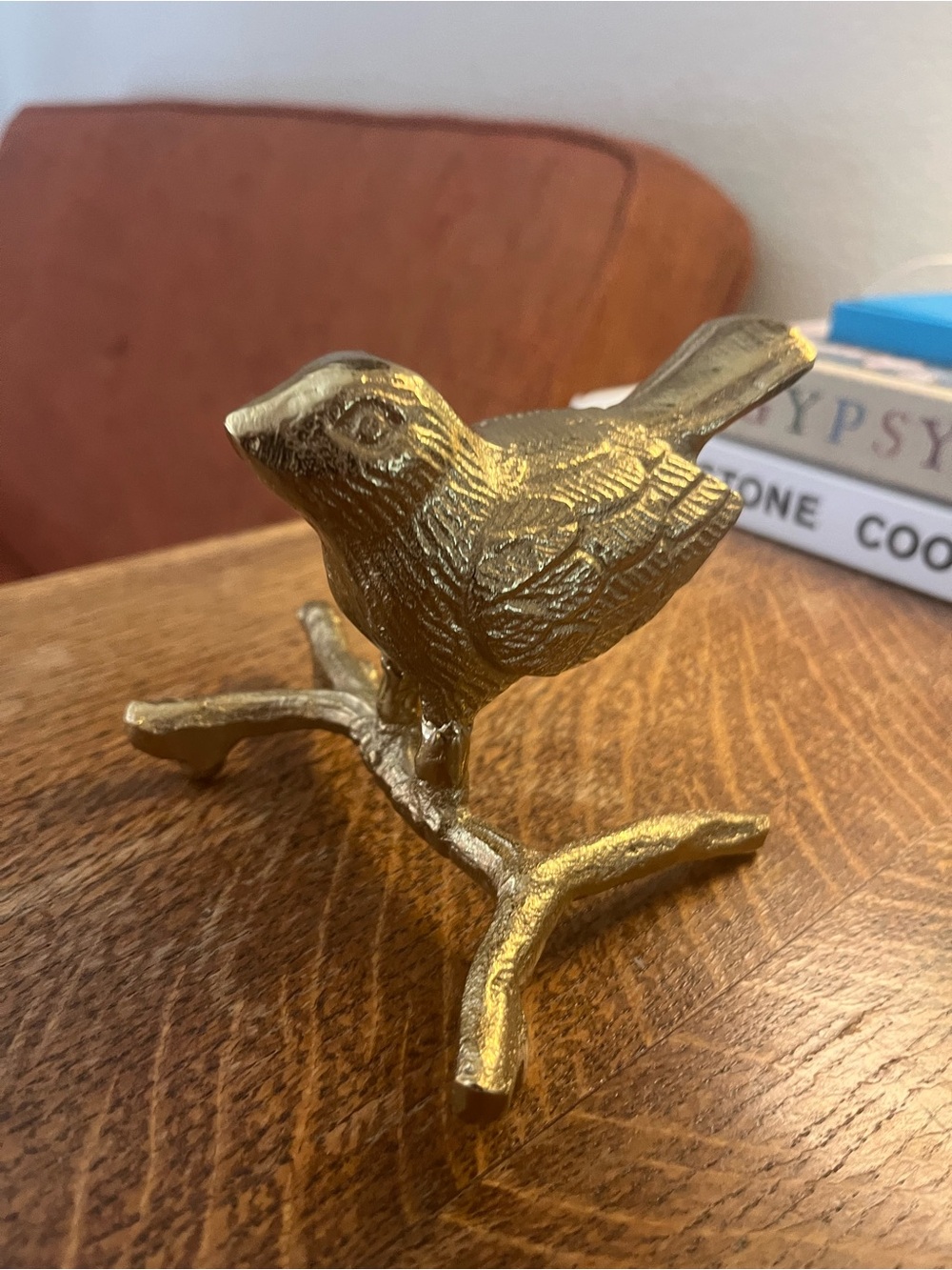 Creative Co-Op gold-finished cast aluminum bird on branch accent piece - Picture 4 of 5